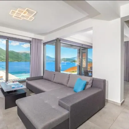 Mrs Grey Luxury Villa Spartokhorion