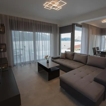 Mrs Grey Luxury *