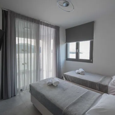 Mrs Grey Luxury Spartokhórion