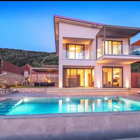 Mrs Grey Luxury * Spartokhórion